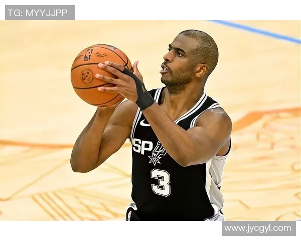 克里斯保罗的篮球传奇之路与职业生涯的辉煌成就解析